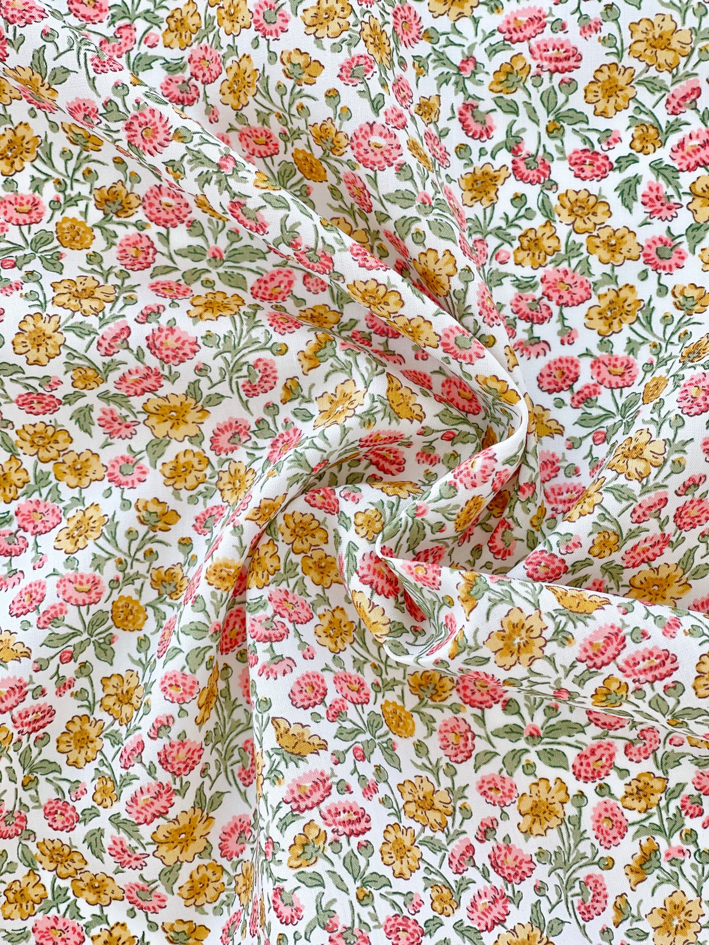 Liberty stof - Freyja Deisy / Okker-Rosa