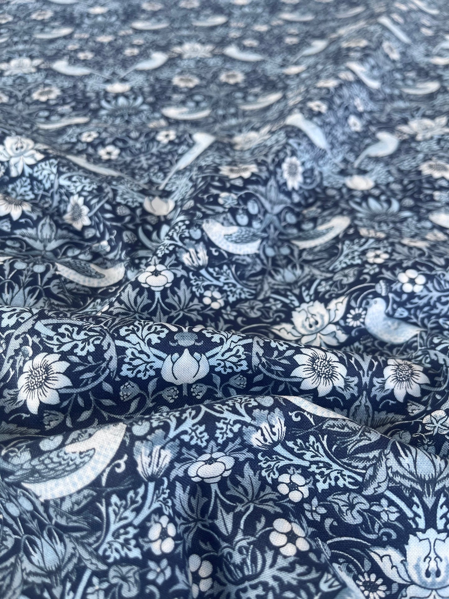 William Morris fabric / Mini strawberry thief - blue-on-blue