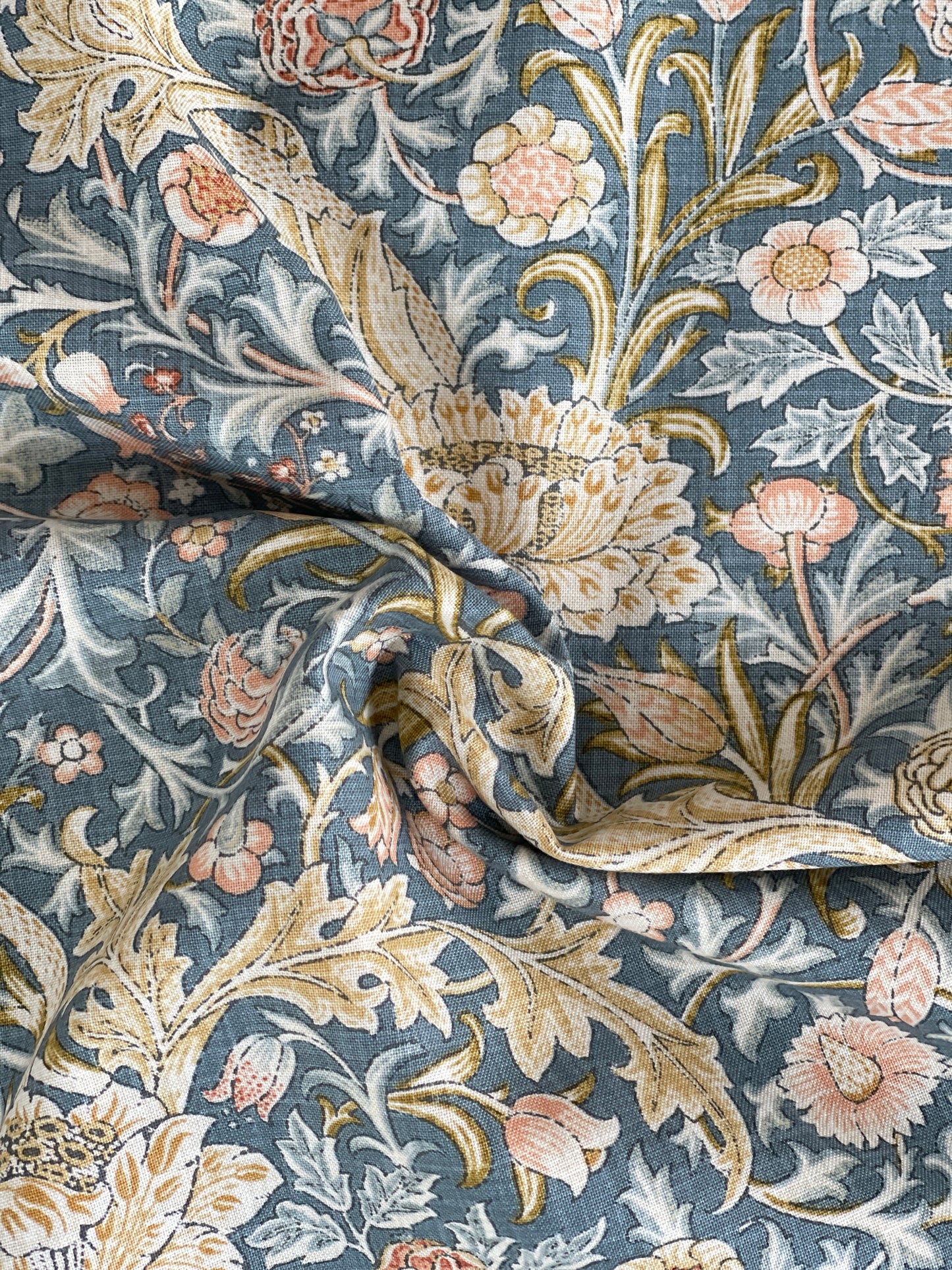 William Morris stof / Leafy blå
