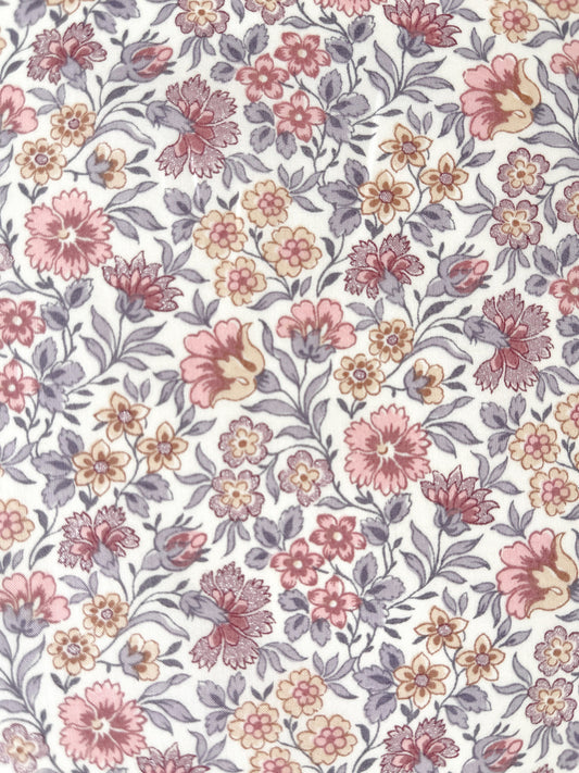 Liberty stof  "Carnation garden - Lavendel" Blomstret bomuldsmetervare Tana Lawn.