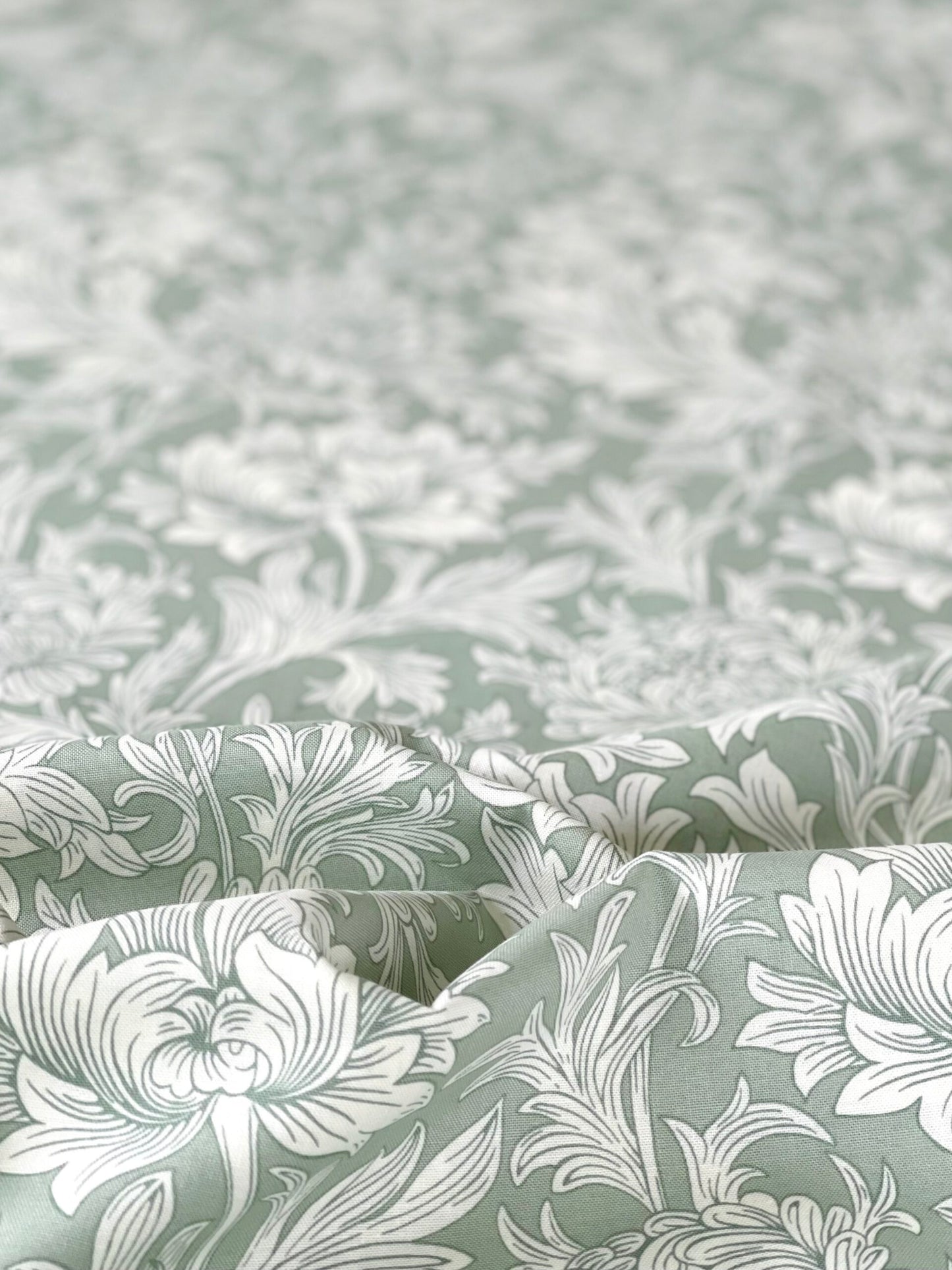 William Morris stof / Chrysanthemum Tonal - Støvet Oliven