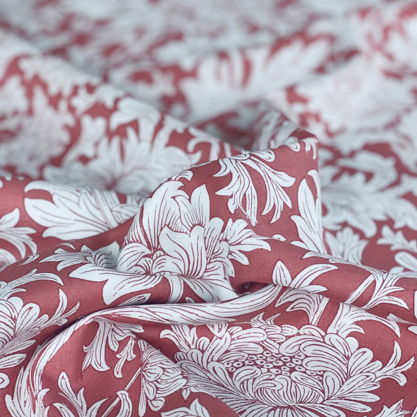 William Morris stof / Chrysanthemum Tonal - Coral