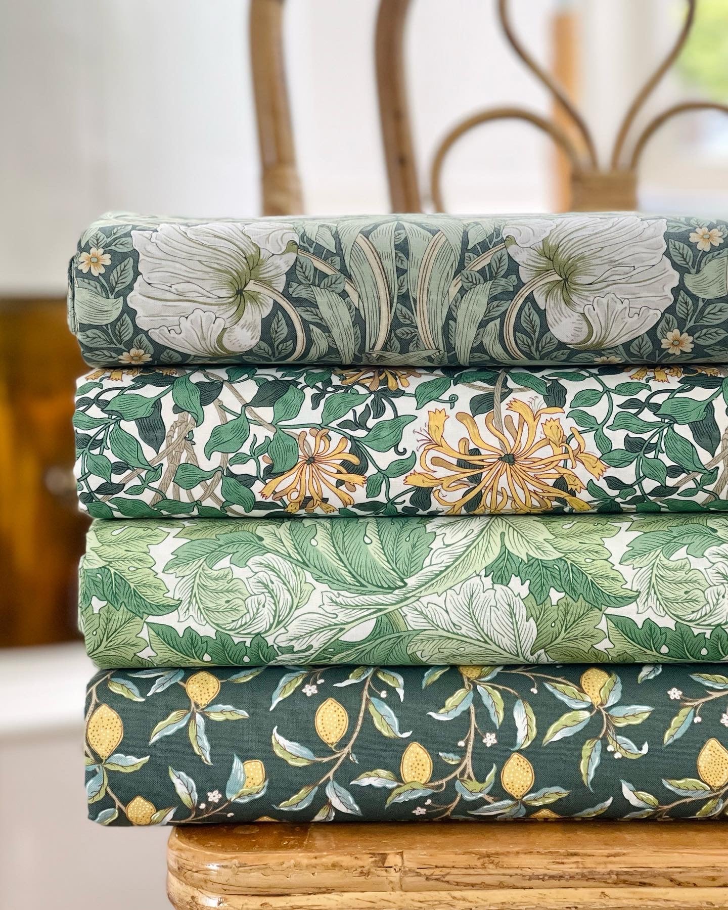 William Morris fabric / Acanthus Green