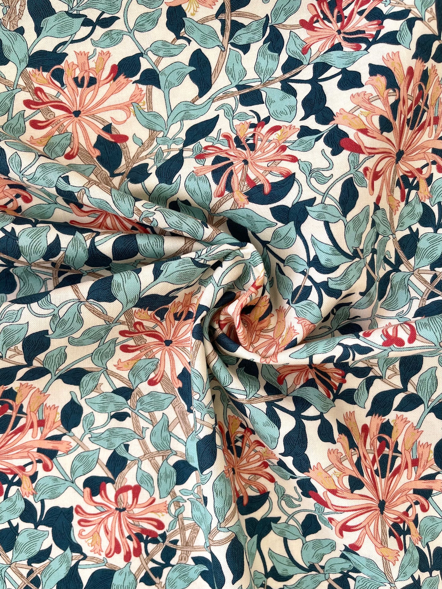 William Morris fabric / Honeysuckle - salmon-turquoise