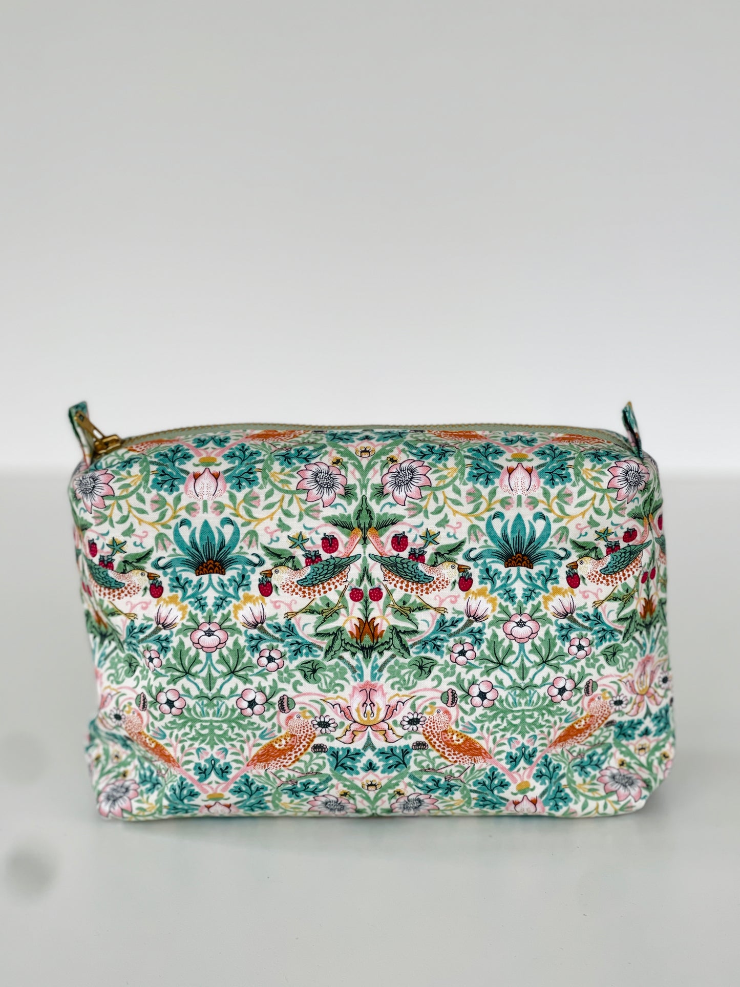 Toilettaske William Morris Strawberry thief (Lille)