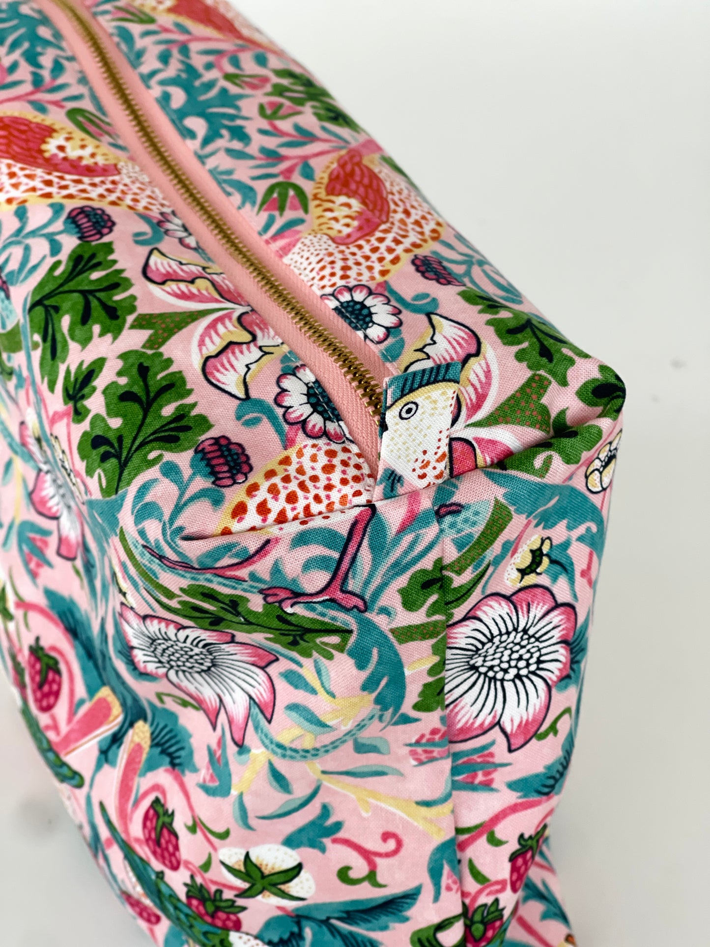 Toilettaske William Morris Strawberry thief (Stor)