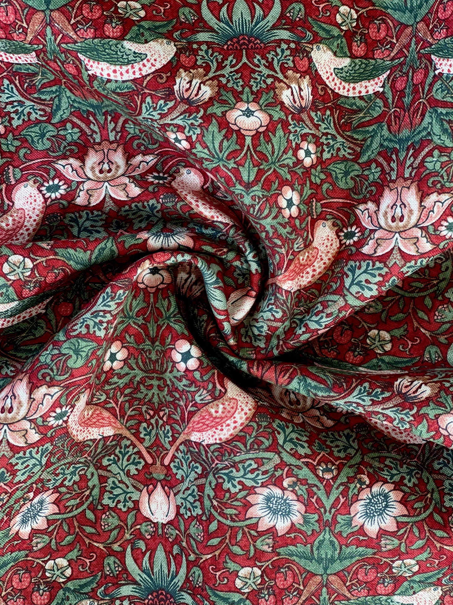 William Morris fabric / Mini strawberry thief - Red