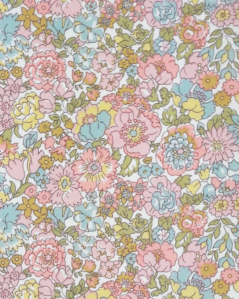 Liberty stof  "Nell, Annie and May" Blomstret bomuldsmetervare Tana Lawn.