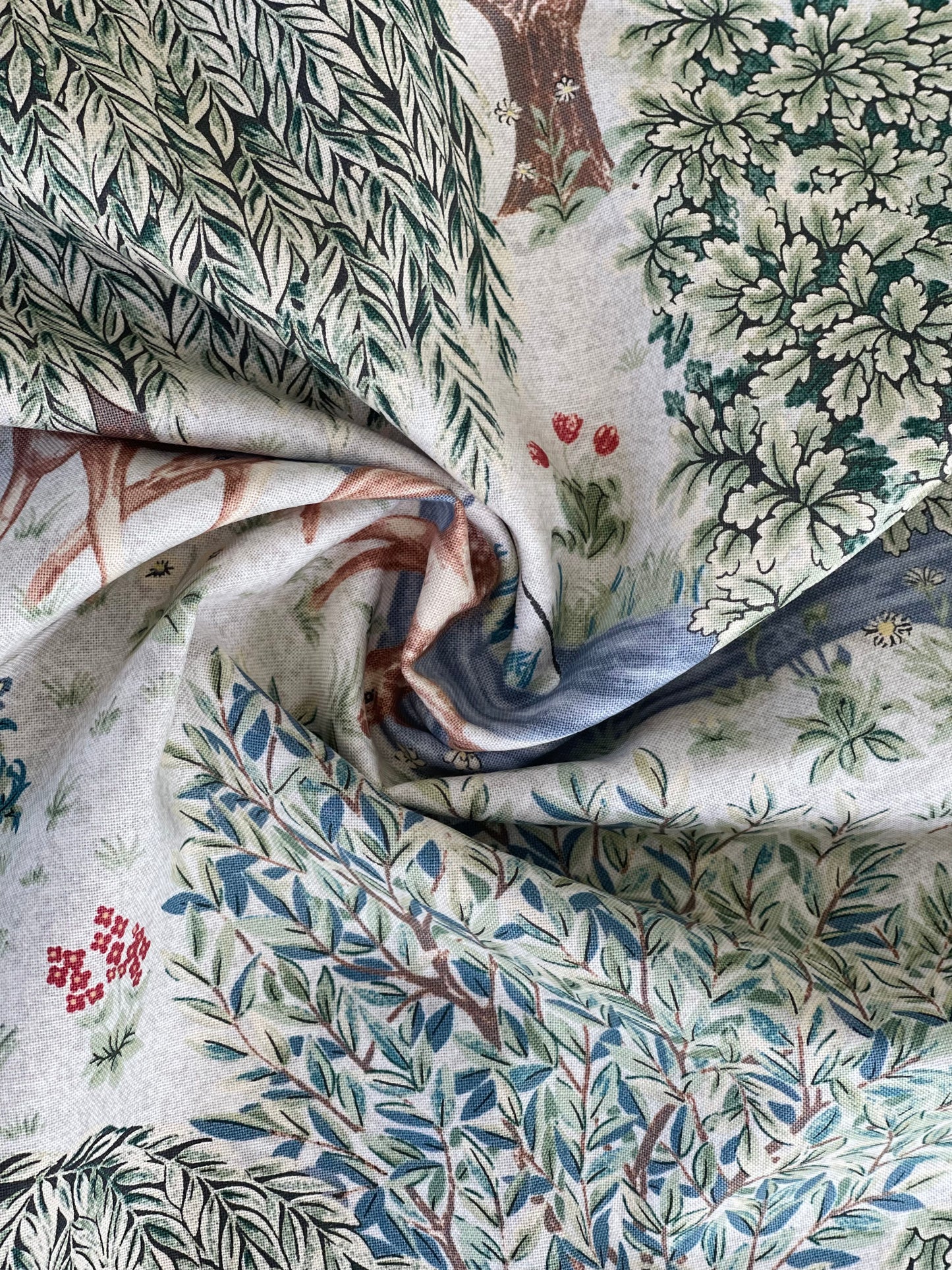 William Morris fabric / The Brook - Cream