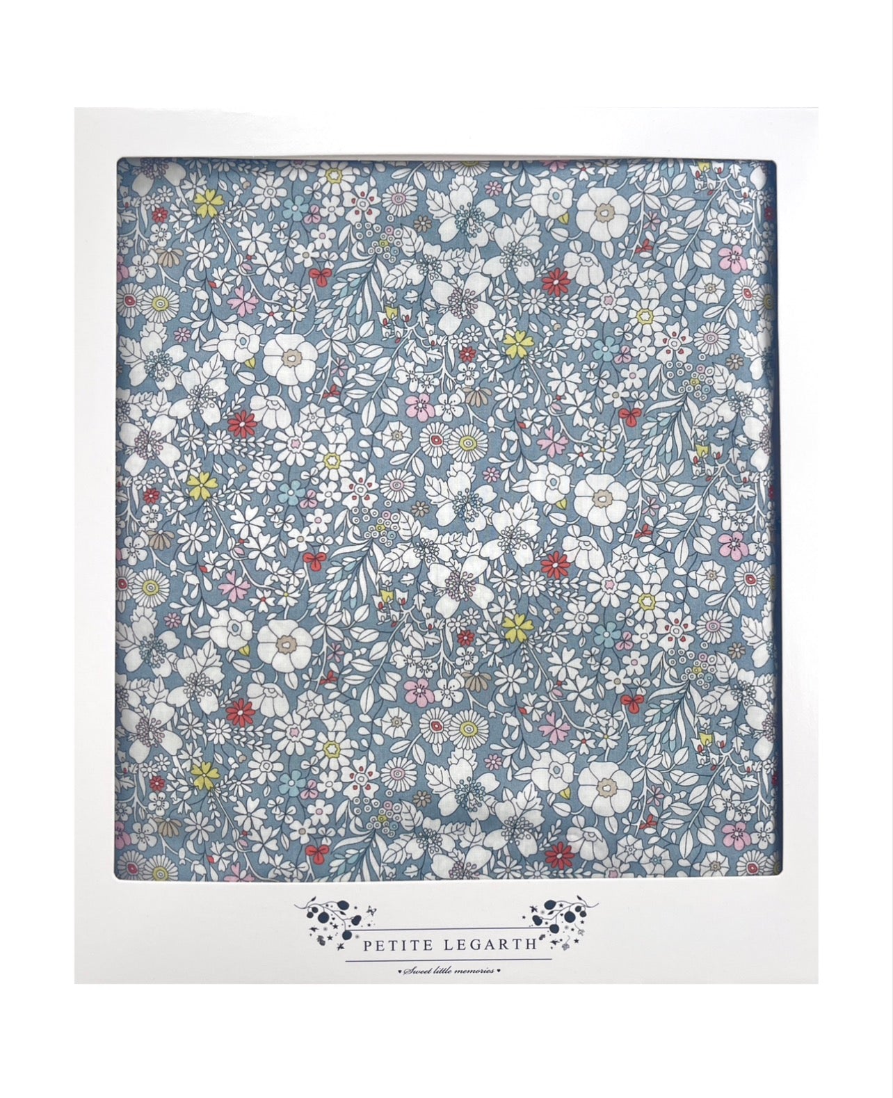 Gaveæske med babysengetøj  / Junes meadow