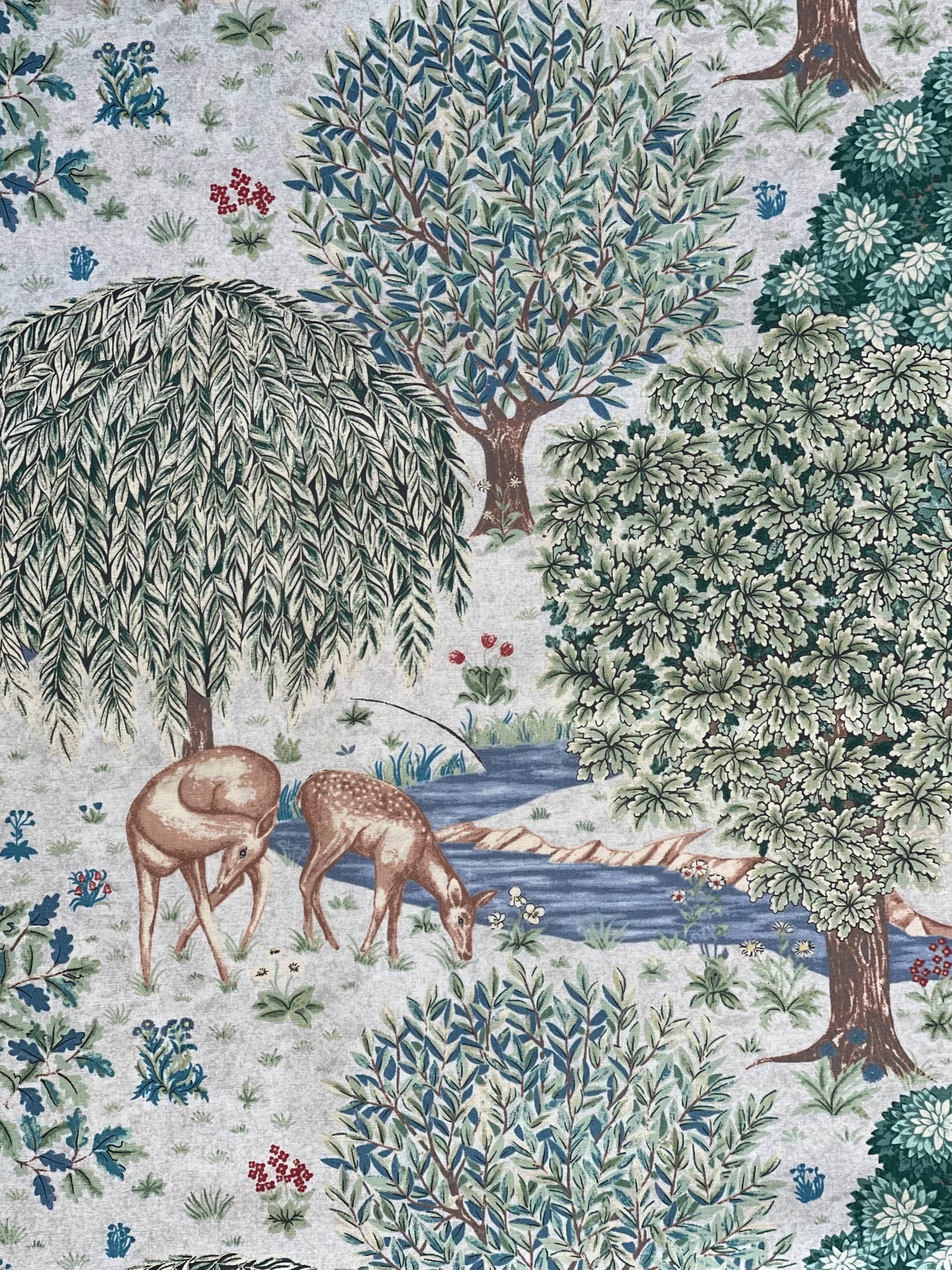 William Morris fabric / The Brook - Cream