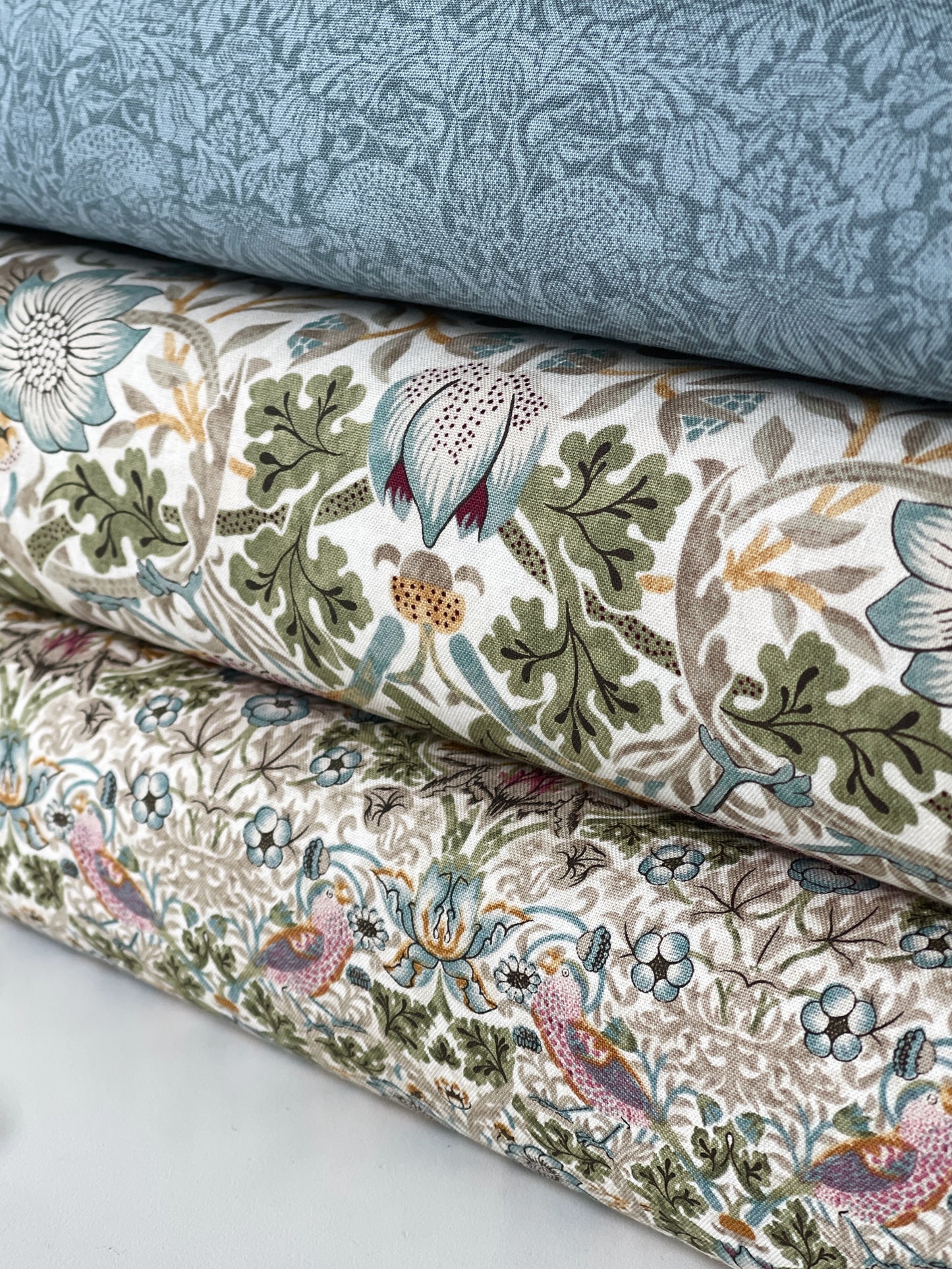 William Morris bomulds stof / Strawberry thief mini Old gold