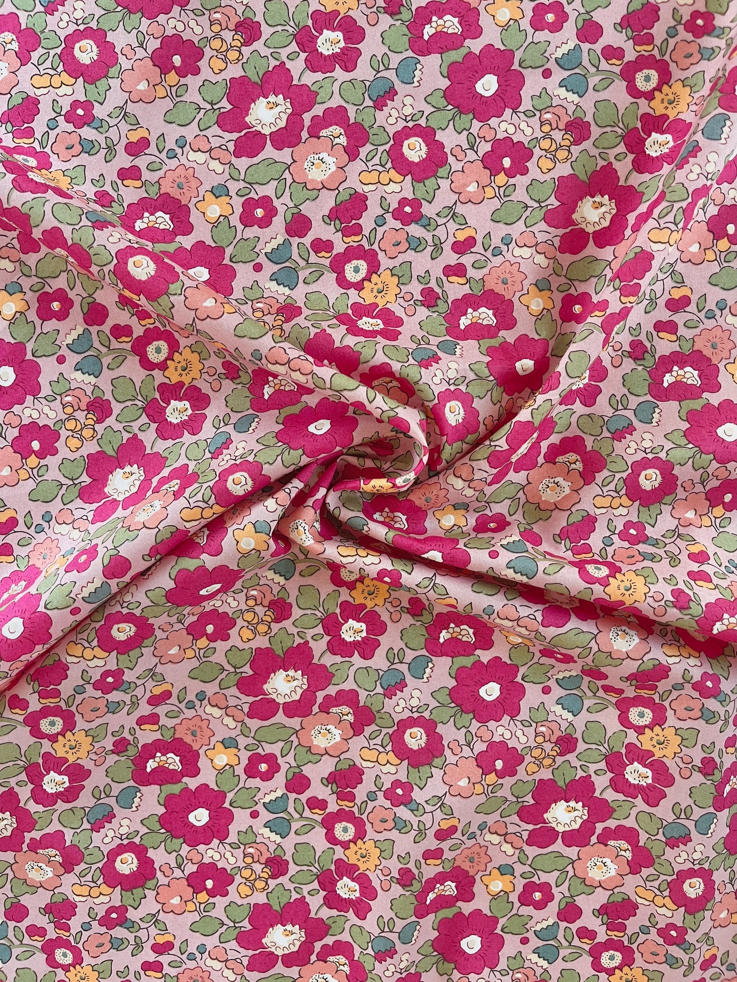 Baby dynebetræk i Liberty Fabric - Betsy Meadow pink