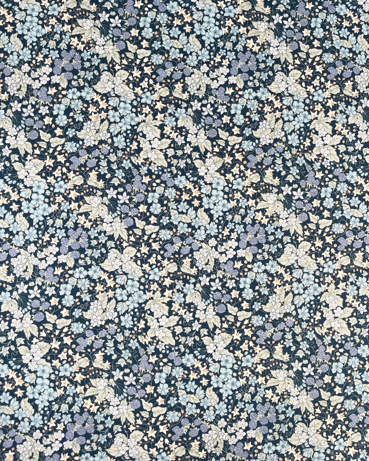 KOMMER SNART Liberty stof tana lawn - Berry  / Blå