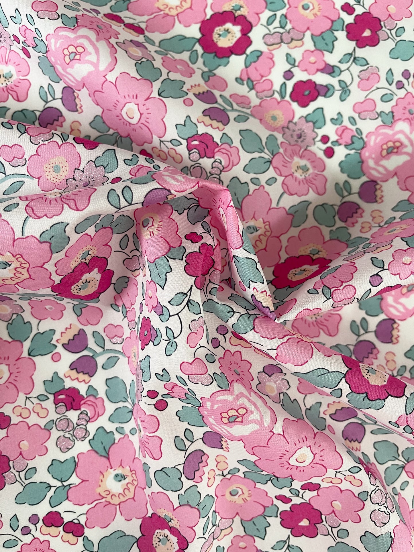 Liberty stof  "Betsy Pink-petrol" Blomstret bomuldsmetervare Tana Lawn.