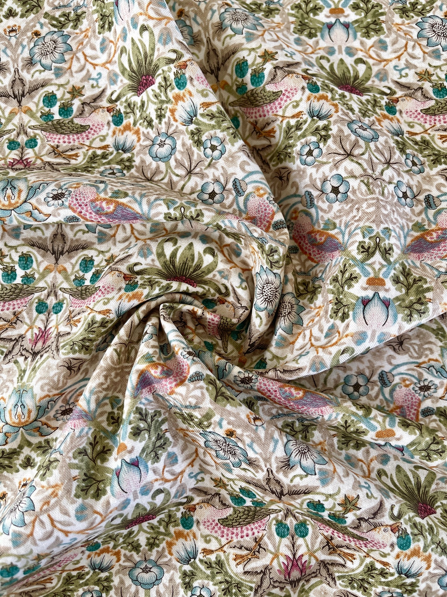 William Morris bomulds stof / Strawberry thief mini Old gold