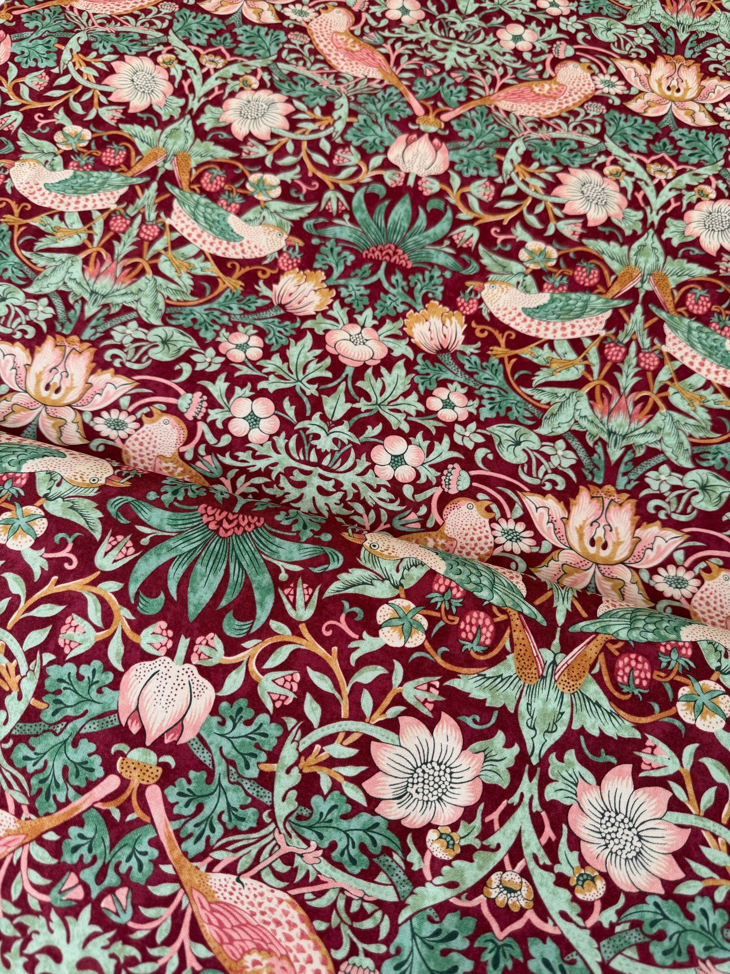 William Morris bomulds stof / Strawberry thief Big Rosa-grøn