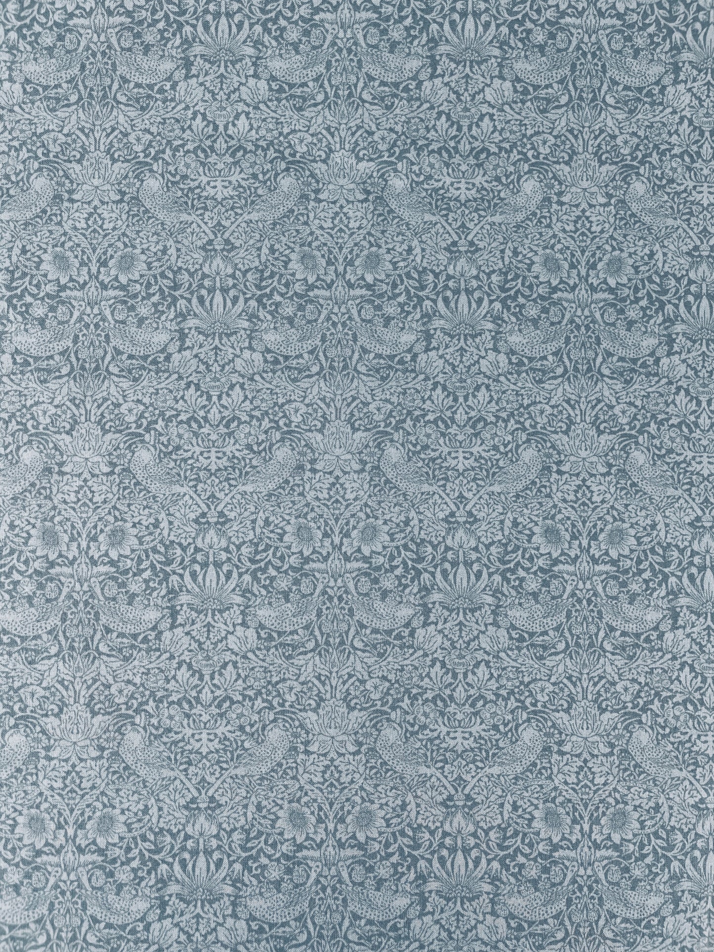 William Morris bomulds stof / Tonal Strawberry thief Støvet Blå